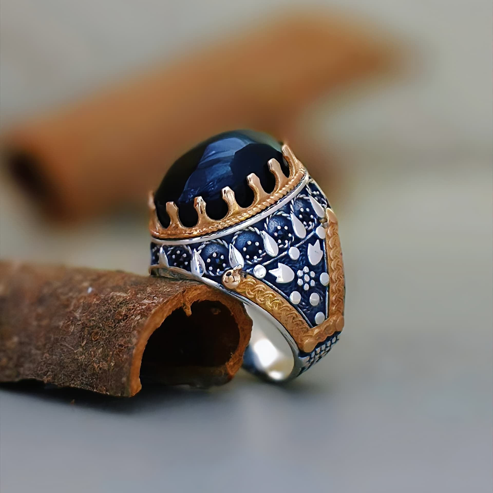 "Turkish 925 Silver Men’s Ring with Genuine Black Round Yemeni Agate"