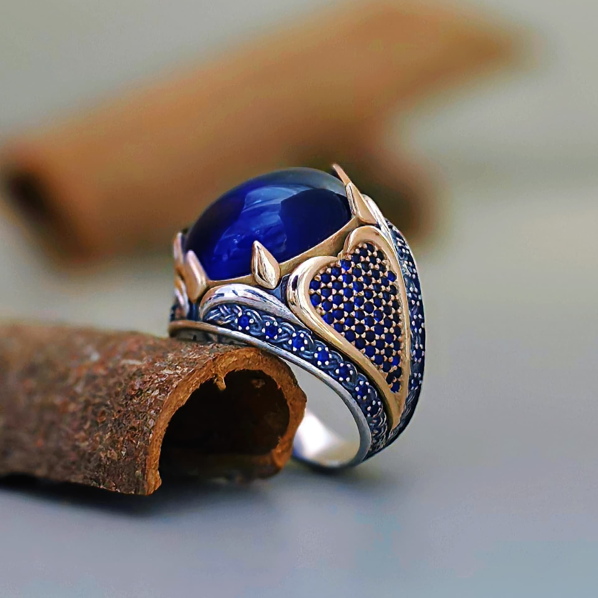 "Heavy Royal Turkish 925 Silver Men’s Ring with Genuine Round Blue Yemeni Agate"